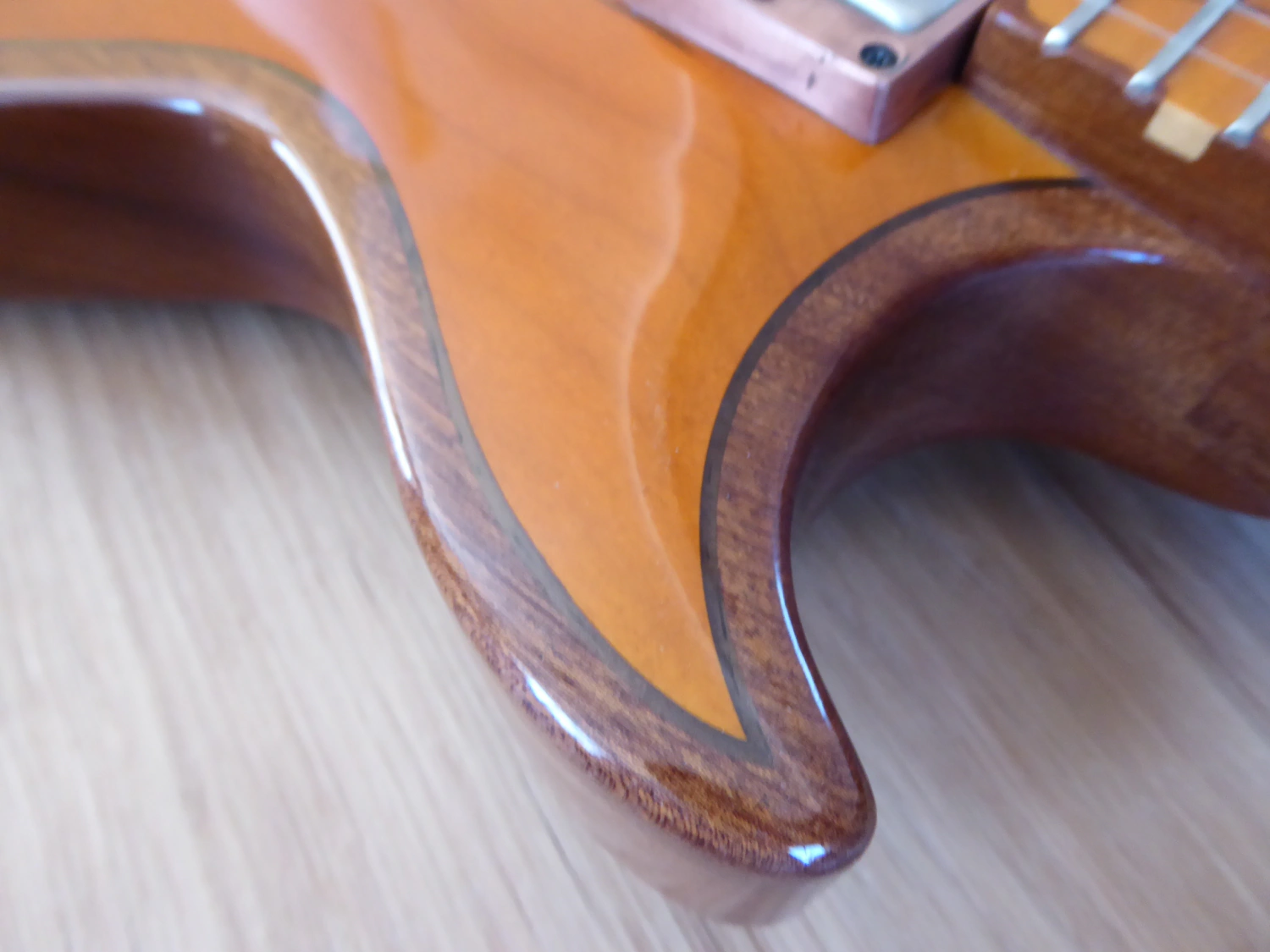 Heier #10 LP Thinline – Detailansicht 4 – Custom E-Gitarre von Heier Guitars bei Dresden und Meißen